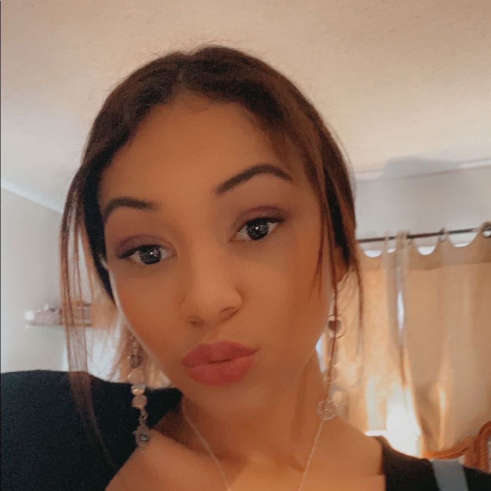 Meet your Posher, Lucid Leah